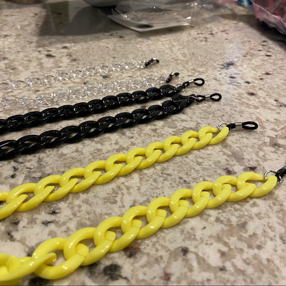 Sunglasses/Mask Chain - Picture 8 of 9